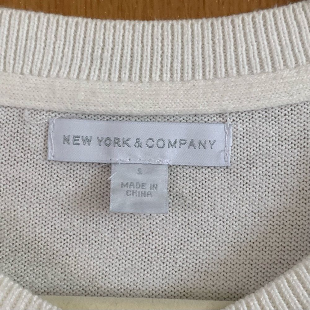 NEW YORK & COMPANY Roses Textured Front Rhinestone Button-up Button Cardigan - Picture 4 of 7